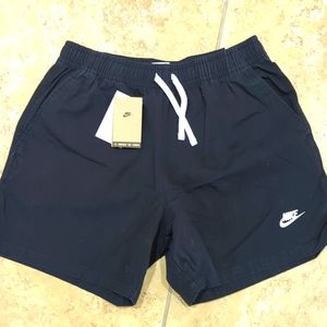Mens Nike shorts size M BNWT